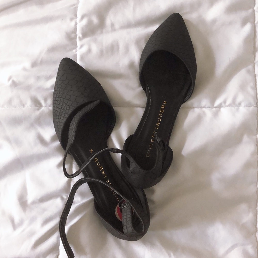 Pointed toe flats!